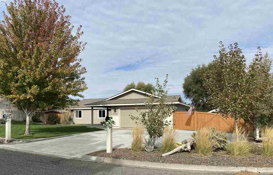 1st image of 4002 S Waverly Ct