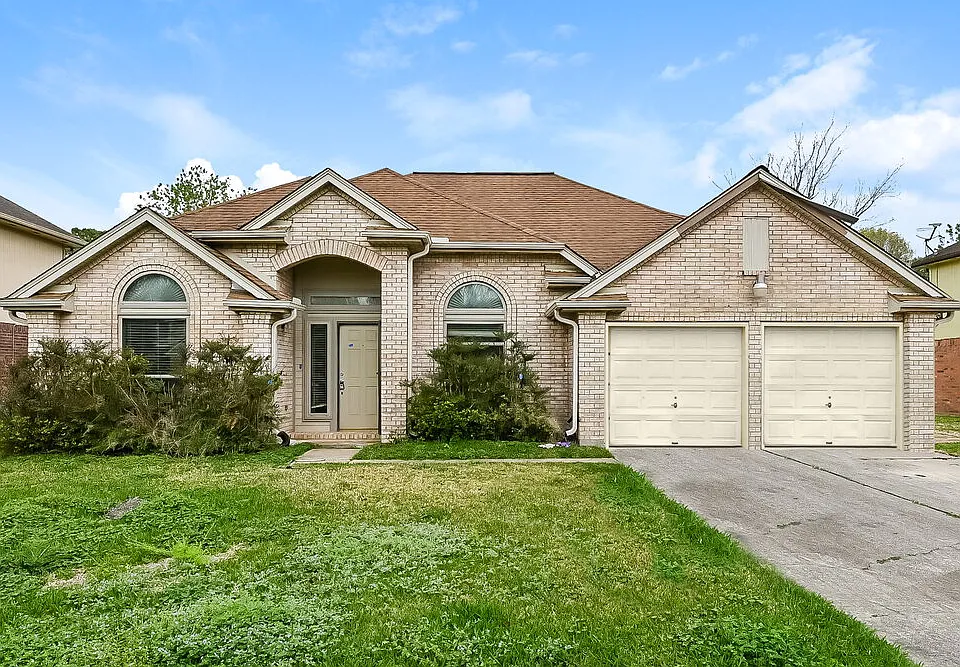 1009 Bayou Vista Dr