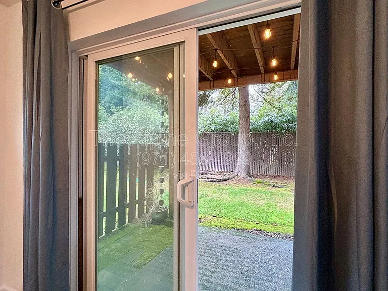 5462 SW Murray Blvd — Photo 8