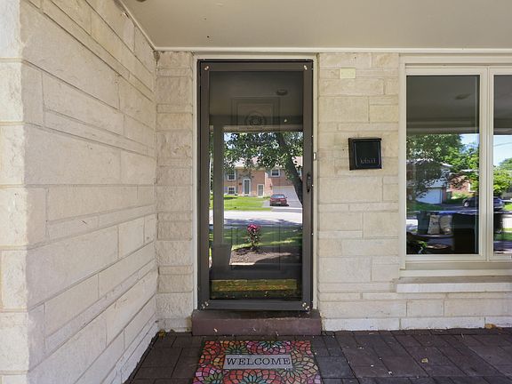 4th image of 2347 Heather Way