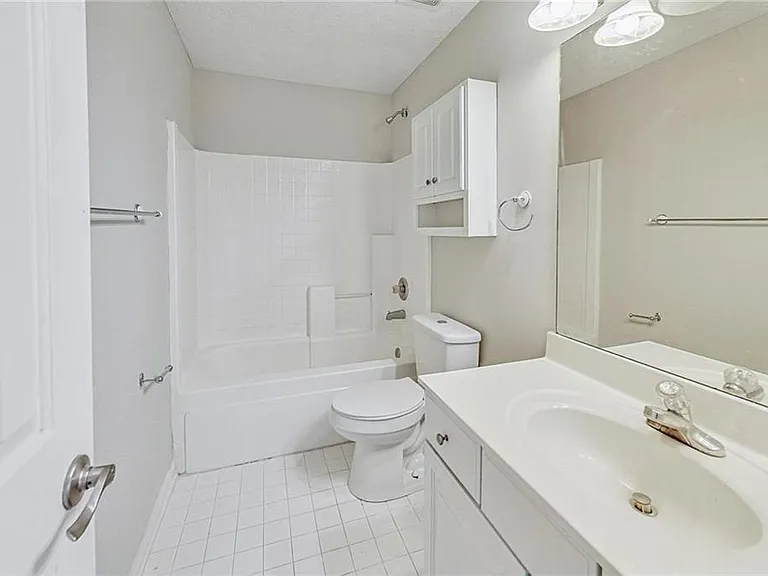 326 Canterbury Place Dr — Photo 34