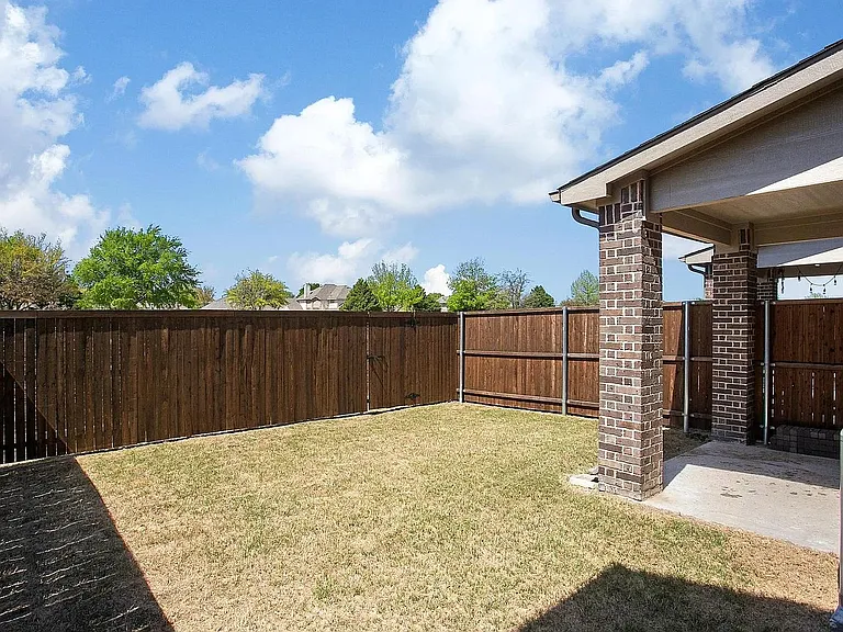 5529 Liberty Dr — Photo 26
