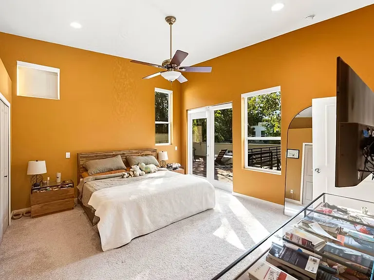 1608 Haskell St #B — Photo 13