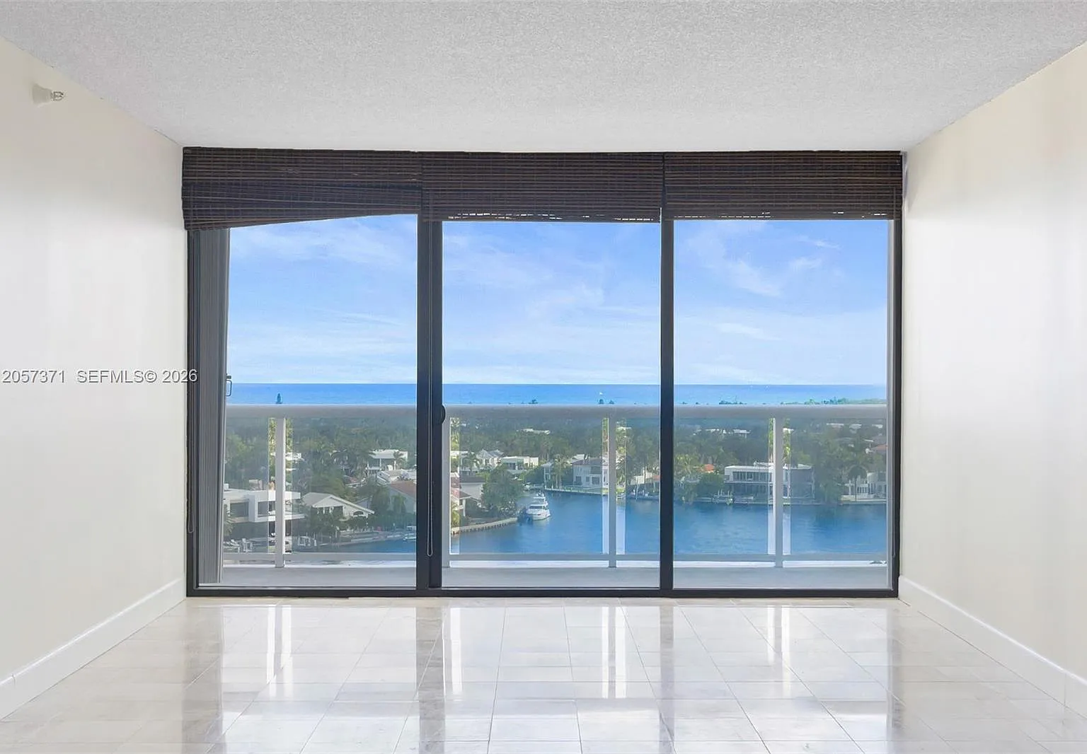 Waterview Condo — Photo 1