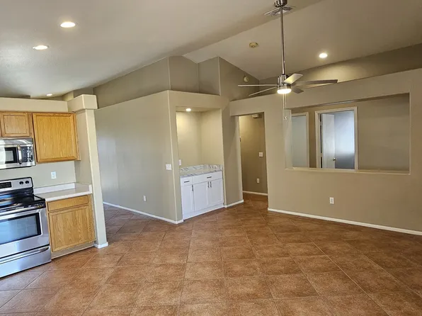 10428 W Medlock Dr, Glendale, AZ 85307