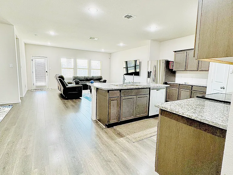 6236 Ballenger Rd — Photo 4