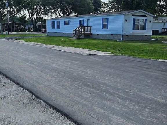2nd image of 955 Pineclair Drive SW