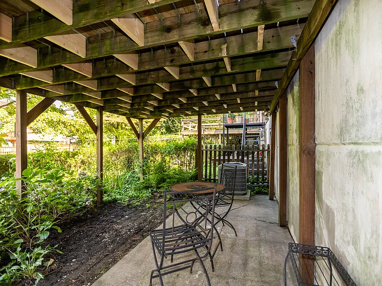 138 Murdock Rd — Photo 24