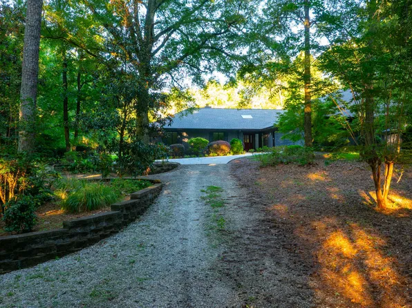 110 Cove Ln, Social Circle, GA 30025