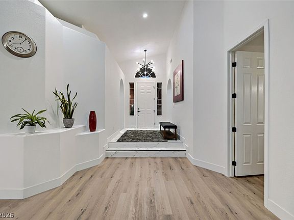 4th image of 8870 Las Montanas Ave