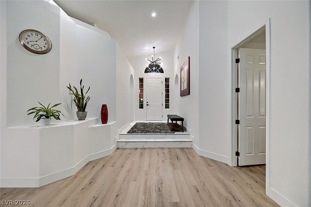 8870 Las Montanas Ave — photo 4