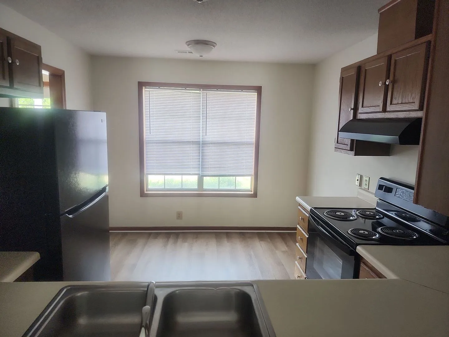 Charming 2-bedroom home nestled in the vibrant city of Raleigh — Photo 3