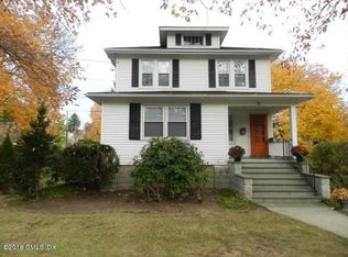 31 Sinawoy Rd #2, Cos Cob, CT 06807