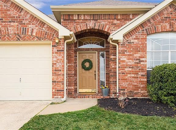 3rd image of 6803 Wood Crest Ln