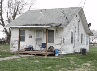 411 John St, Effingham, KS 66023