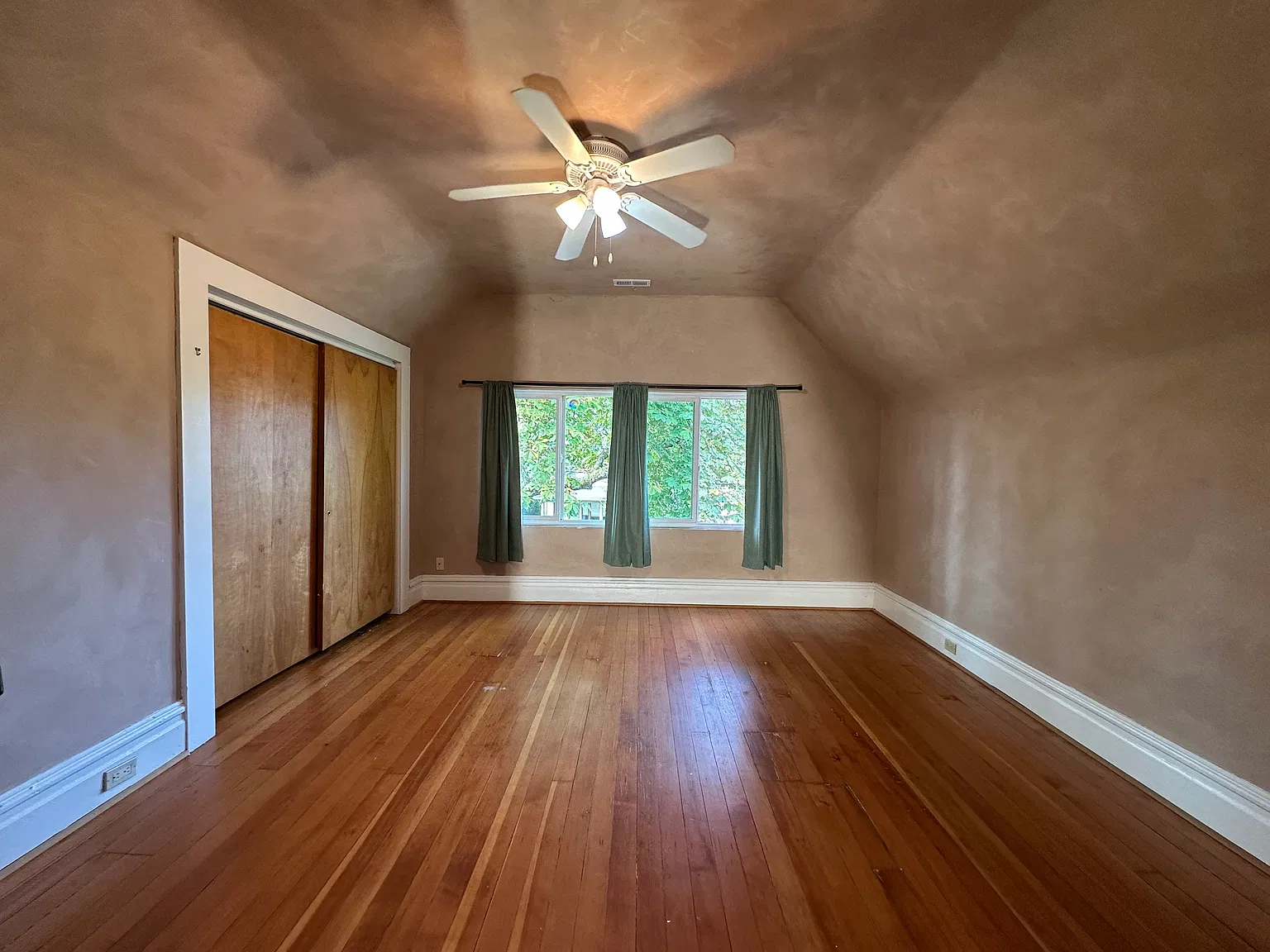2 bed, 1000 sqft, $2,150 — Photo 4