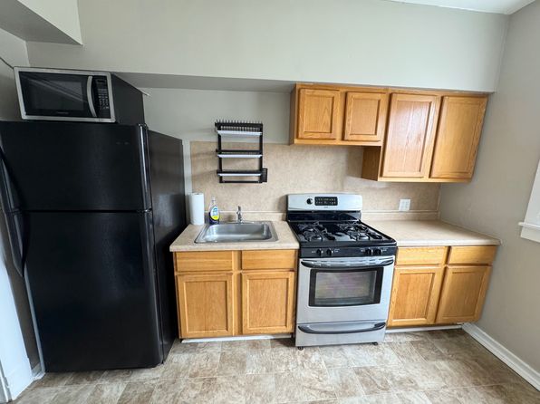 830 Bates St SE #3