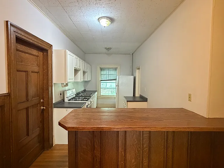133 S Lake Ave #1 — Photo 8