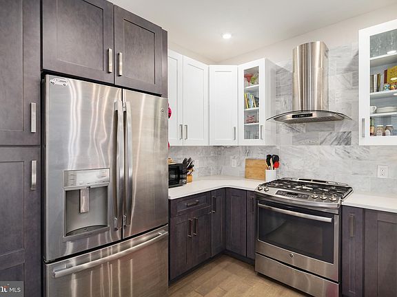 4th image of 1610-12 Titan St #A