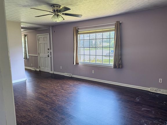 3rd image of 214 Simmental Ln