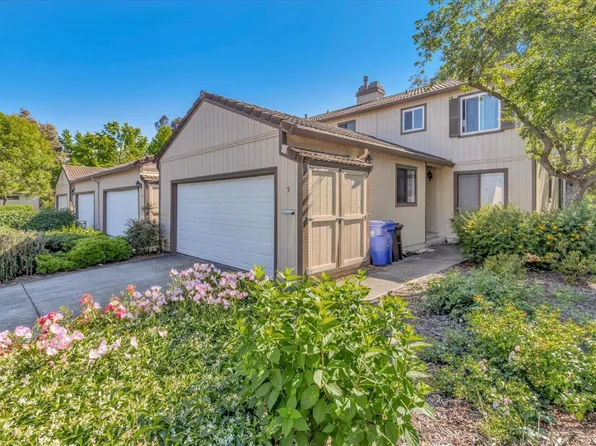 5 Knoll Court, Hercules, CA 94547