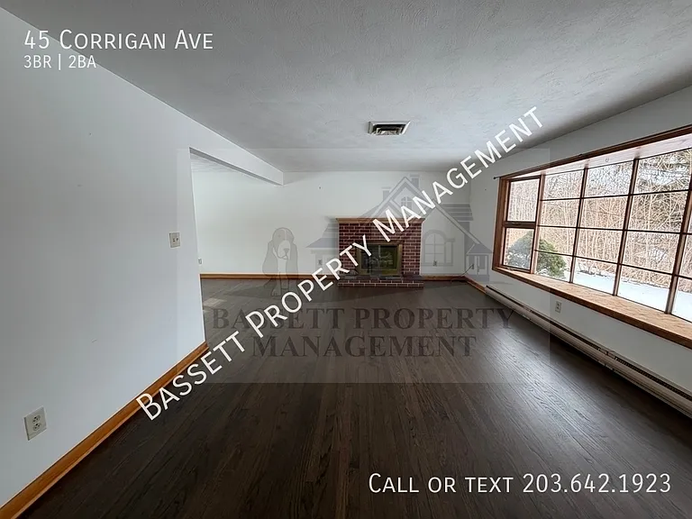 45 Corrigan Ave — Photo 4