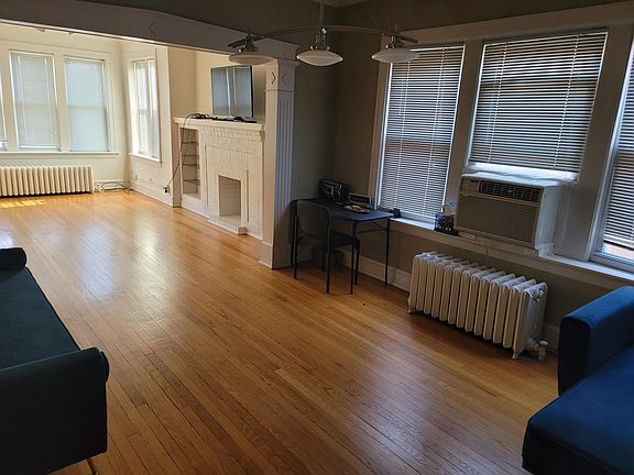 4th image of 2124 Gunderson Ave Unit 2