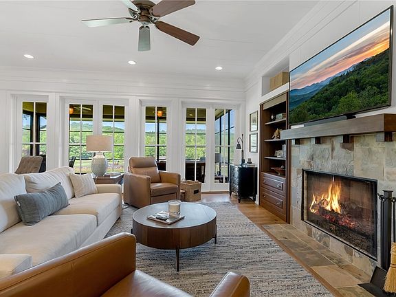 2nd image of 214 Linkside Ct