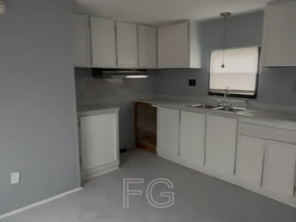 2658 Sides Village Dr, Winston Salem, NC 27127