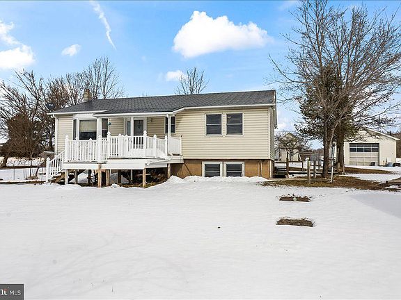 3rd image of 1800 Cranberry Rd