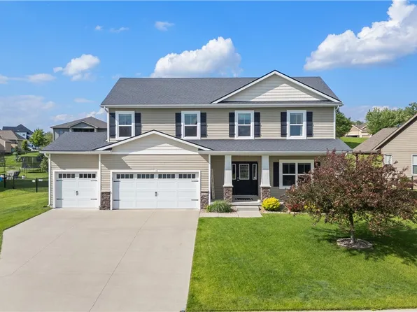 1649 Lakeview Dr, Pleasant Hill, IA 50327