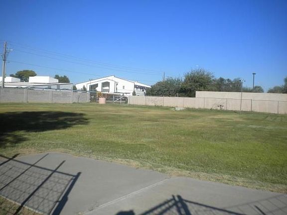 4th image of 15235 N 40th Ln