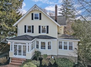 16 Linwood Ter, Caldwell, NJ 07006