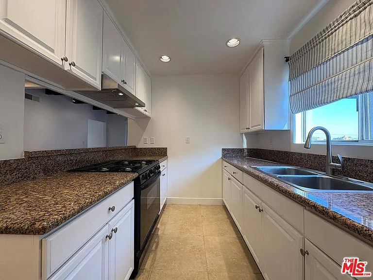 870 Figueroa Ter #1 — Photo 8