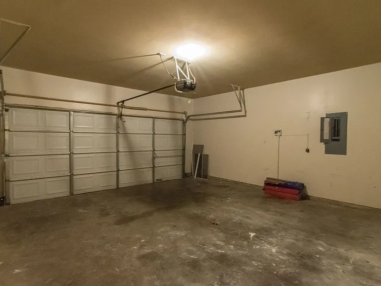 8512 Prairie Wind Trl — Photo 26