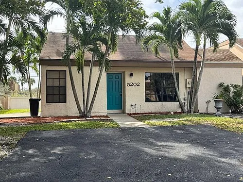 5202 Nutmeg Dr Photo 1