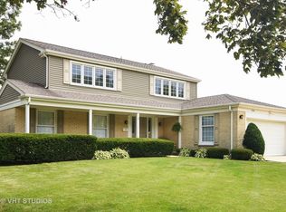 1704 S Milbrook Ln, Arlington Heights, IL 60005