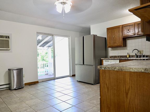 5th image of 303 Old English Rd