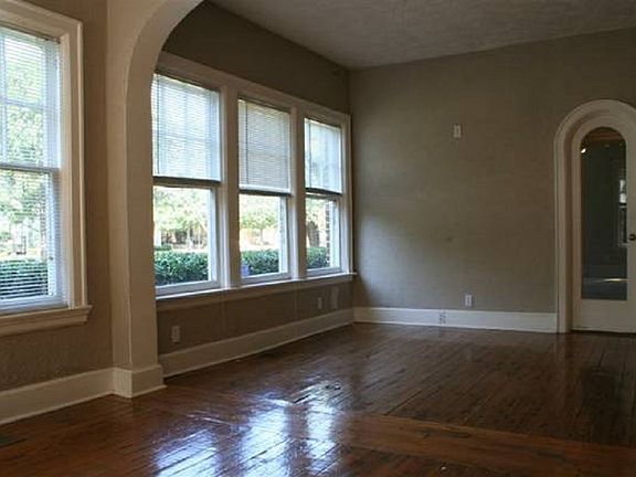 4806 Swiss - SPANISH STEPS - MADRID Living Room (2 Bed - 2 Bath)