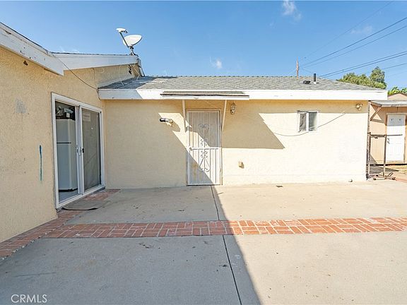 5th image of 11044 Borden Ave