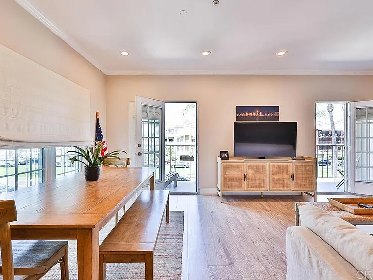 229 Orange Ave #3 — Photo 34