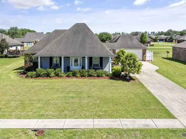 6755 River Run Ct, Addis, LA 70710