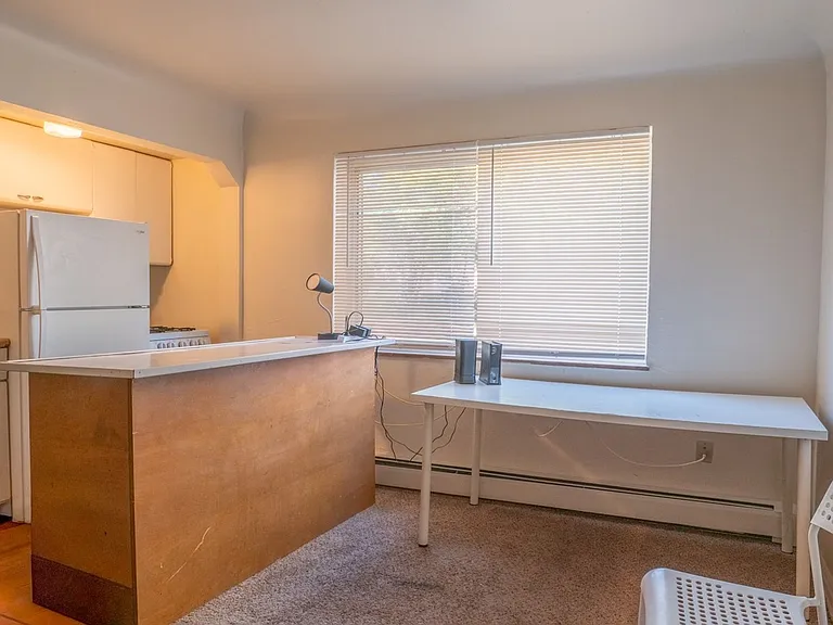412 Volkert Pl — Photo 4