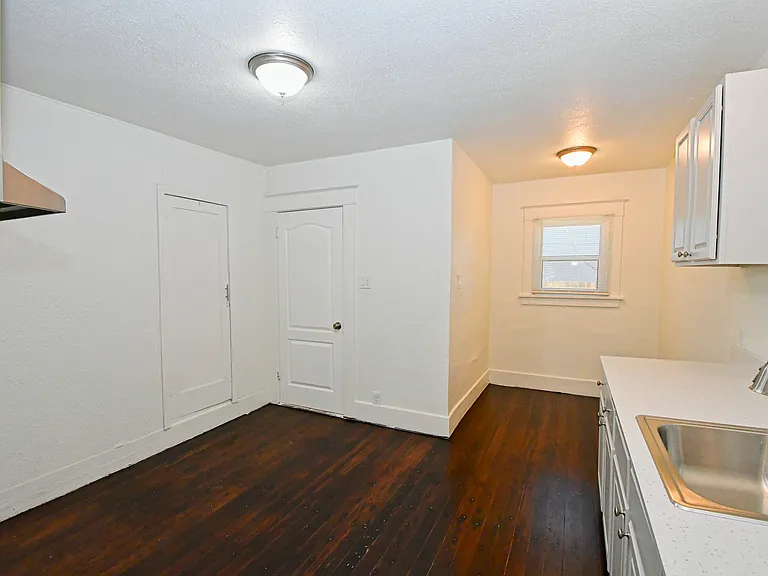 1136 E St — Photo 6