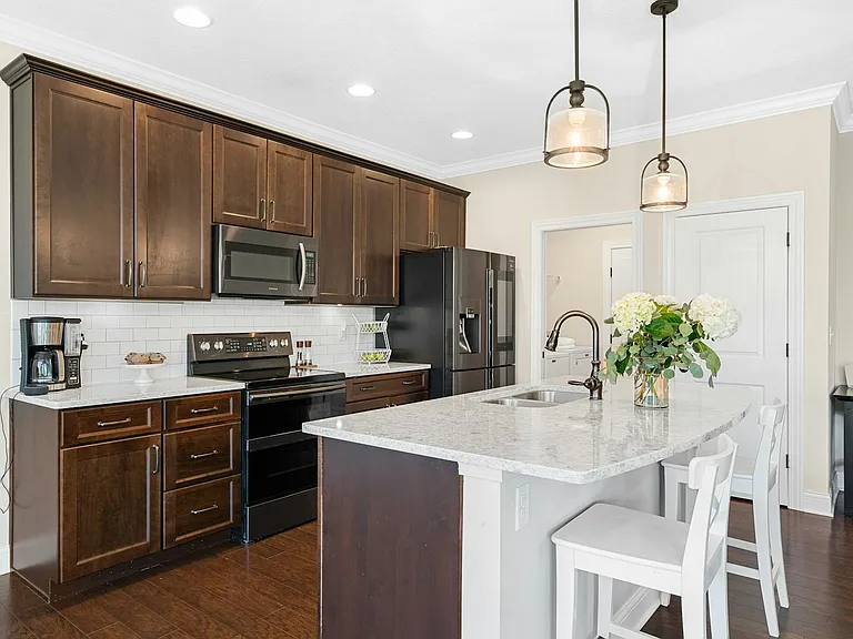2716 E Millstone Dr — Photo 13