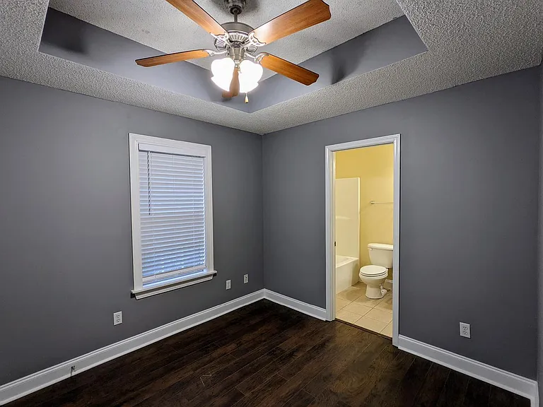 137 Greystone Blvd — Photo 20