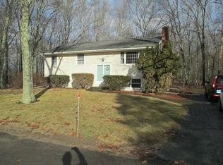 41 K St, Attleboro, MA 02703