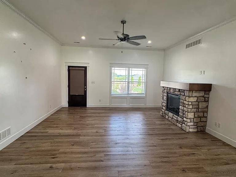 4806 Winrose Ct — Photo 4