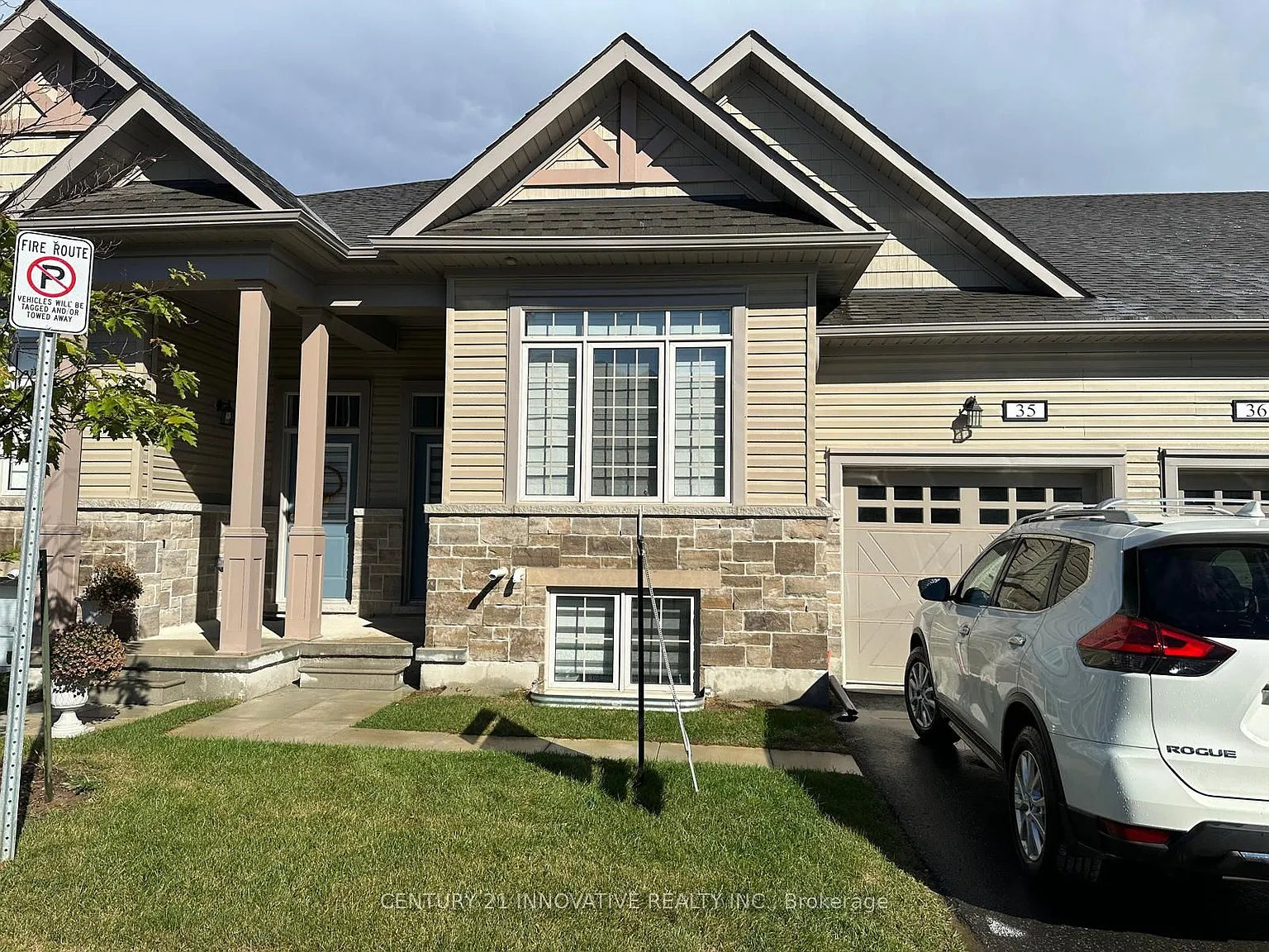2 bed, $2,600 — Photo 1