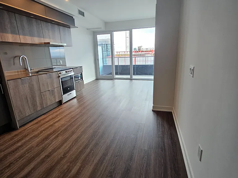 448 Burnhamthorpe Rd W #4201 — Photo 8